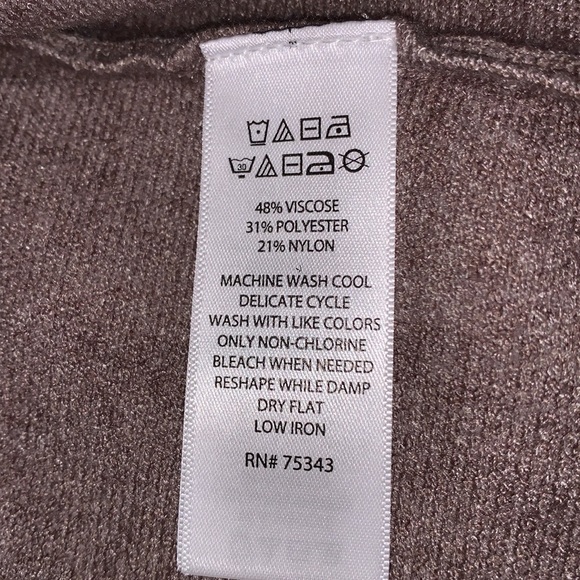 Tahari Pullover Tunic Sweater - Picture 9 of 14